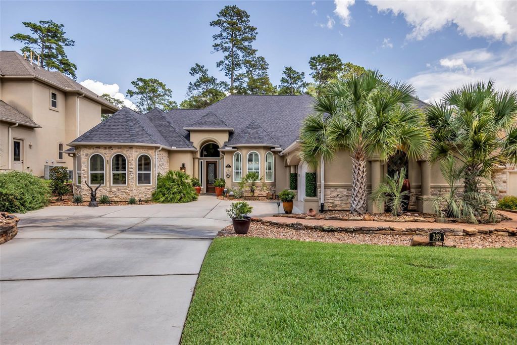 348 W Pines Drive, Montgomery, TX 77356