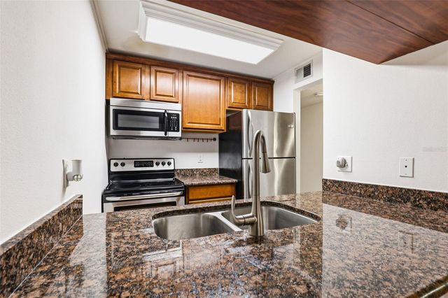 1799 N HIGHLAND AVENUE 5, Clearwater, FL 33755