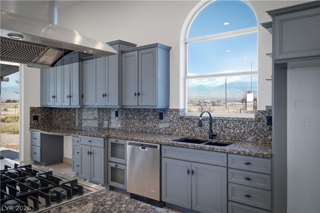 460 East Hickory Street, Pahrump, NV 89048
