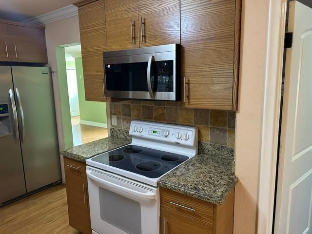 732 SE 11th Avenue, Deerfield Beach, FL 33441