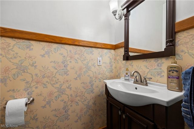 1032 W 4th Street, Lorain, OH 44052