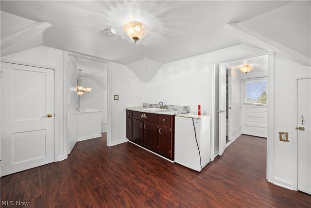 1032 W 4th Street, Lorain, OH 44052
