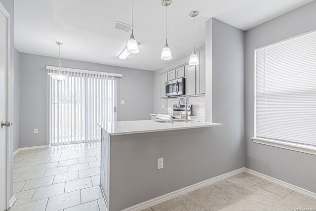 6711 Dragon Tooth, San Antonio, TX 78242