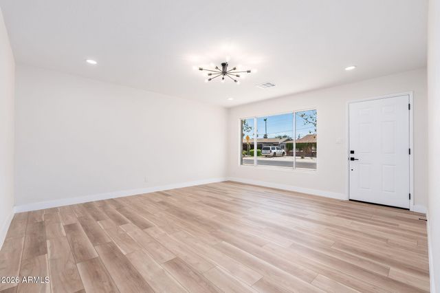 3830 W CLAREMONT Street, Phoenix, AZ 85019