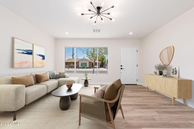 3830 W CLAREMONT Street, Phoenix, AZ 85019