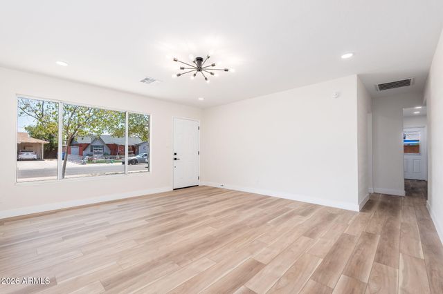 3830 W CLAREMONT Street, Phoenix, AZ 85019