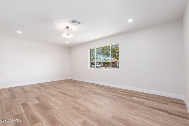 3830 W CLAREMONT Street, Phoenix, AZ 85019