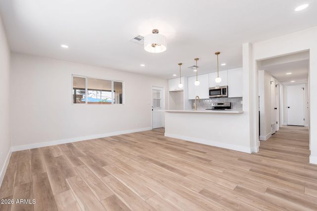 3830 W CLAREMONT Street, Phoenix, AZ 85019