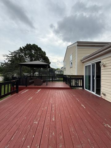 2116 Briar Hill Drive, Schaumburg, IL 60194