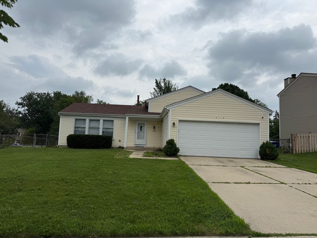 2116 Briar Hill Drive, Schaumburg, IL 60194