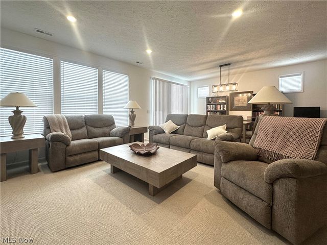 8139 Brookview Lane, Mentor, OH 44060