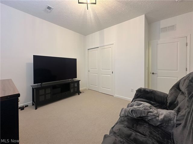 8139 Brookview Lane, Mentor, OH 44060