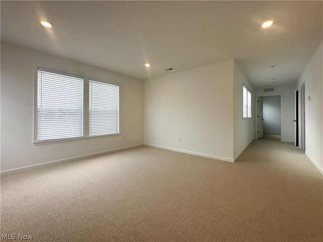 8139 Brookview Lane, Mentor, OH 44060