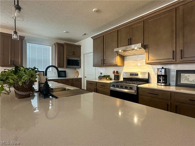 8139 Brookview Lane, Mentor, OH 44060