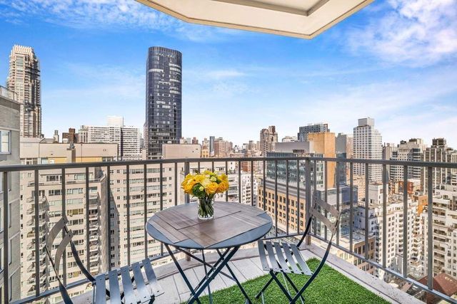 220 E 65th Street PHB, New York City, NY 10065