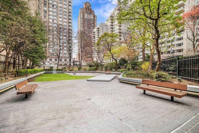 220 E 65th Street PHB, New York City, NY 10065