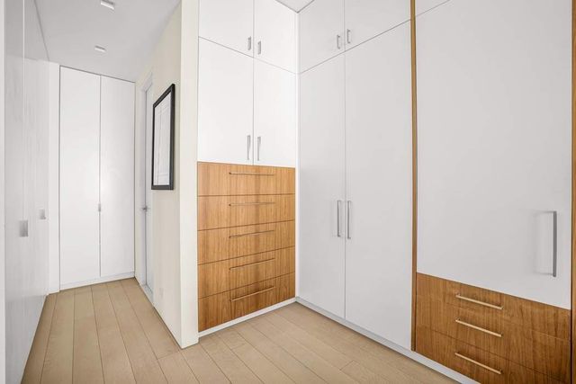 220 E 65th Street PHB, New York City, NY 10065