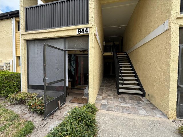 944 LAKE DESTINY ROAD A, Altamonte Springs, FL 32714
