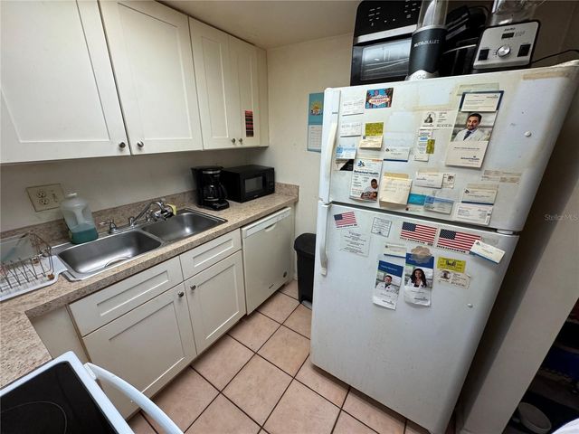 944 LAKE DESTINY ROAD A, Altamonte Springs, FL 32714