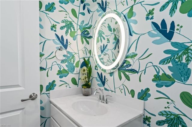 903 Cooper LN, Chesapeake, VA 23320