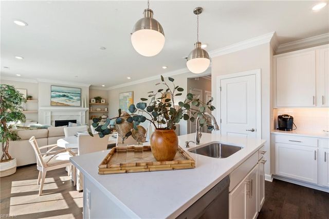 903 Cooper LN, Chesapeake, VA 23320