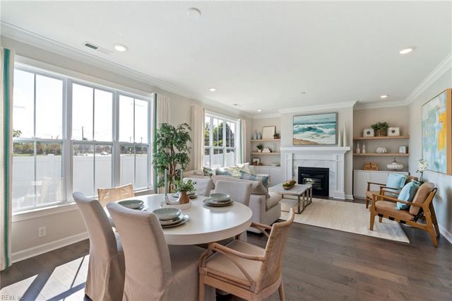 903 Cooper LN, Chesapeake, VA 23320