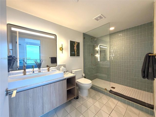 159 NE 6th Street 3215, Miami, FL 33132