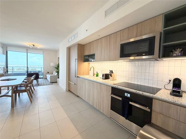 159 NE 6th Street 3215, Miami, FL 33132