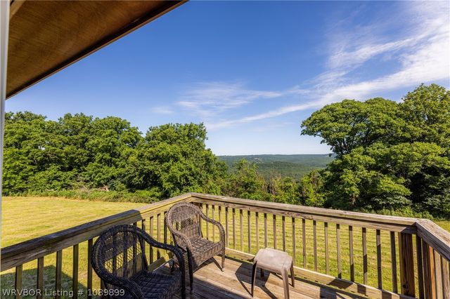 10022 W Devils Den Road, Winslow, AR 72959