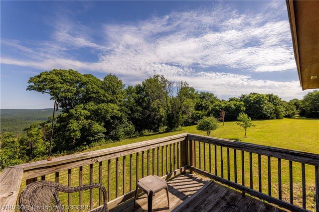 10022 W Devils Den Road, Winslow, AR 72959
