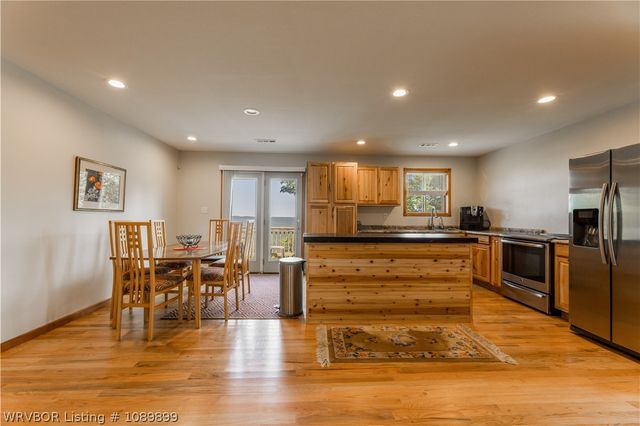 10022 W Devils Den Road, Winslow, AR 72959