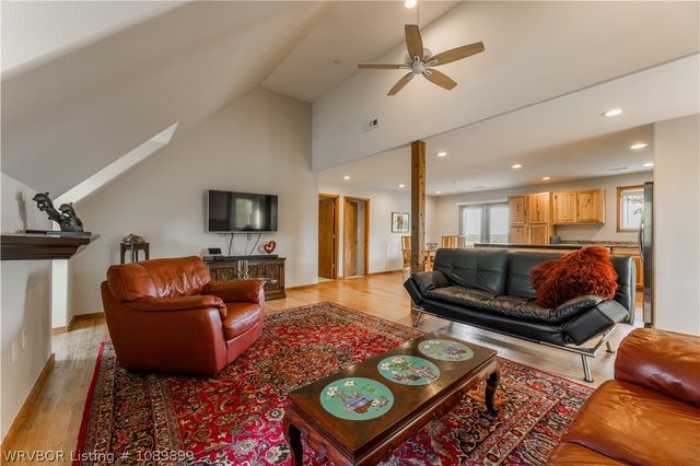 10022 W Devils Den Road, Winslow, AR 72959