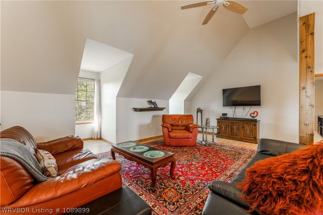 10022 W Devils Den Road, Winslow, AR 72959