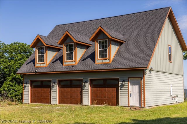 10022 W Devils Den Road, Winslow, AR 72959
