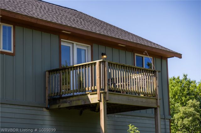 10022 W Devils Den Road, Winslow, AR 72959