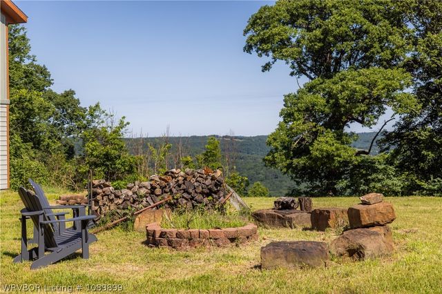 10022 W Devils Den Road, Winslow, AR 72959
