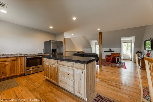 10022 W Devils Den Road, Winslow, AR 72959
