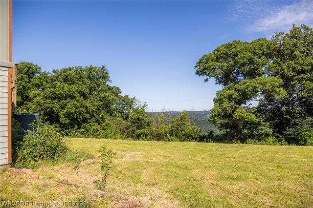 10022 W Devils Den Road, Winslow, AR 72959
