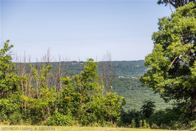 10022 W Devils Den Road, Winslow, AR 72959