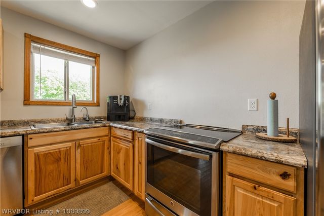 10022 W Devils Den Road, Winslow, AR 72959