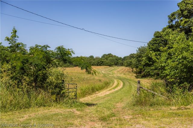 10022 W Devils Den Road, Winslow, AR 72959