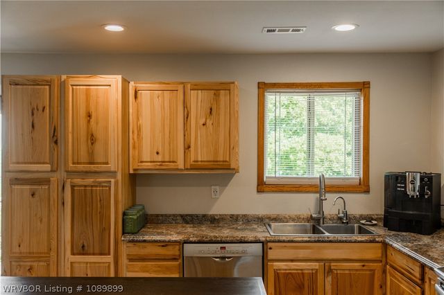 10022 W Devils Den Road, Winslow, AR 72959