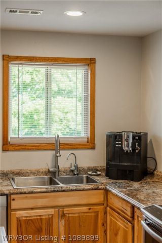 10022 W Devils Den Road, Winslow, AR 72959