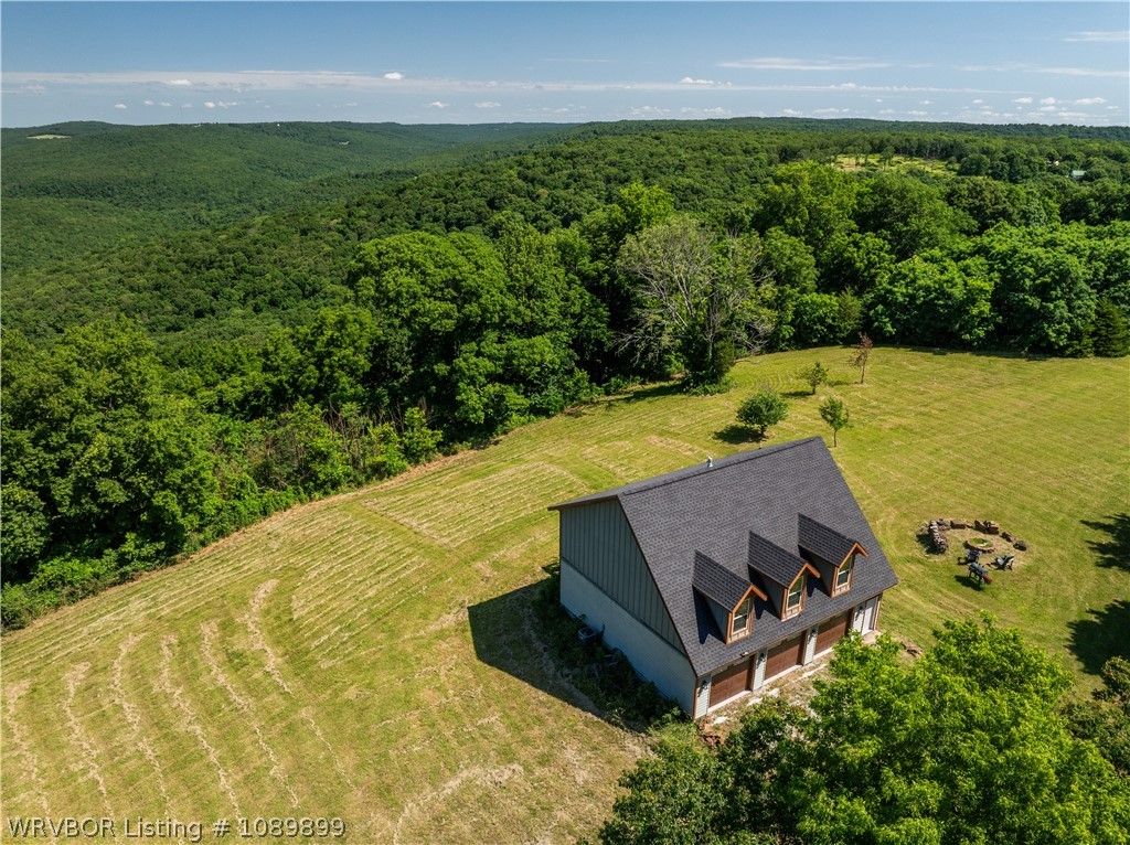 10022 W Devils Den Road, Winslow, AR 72959