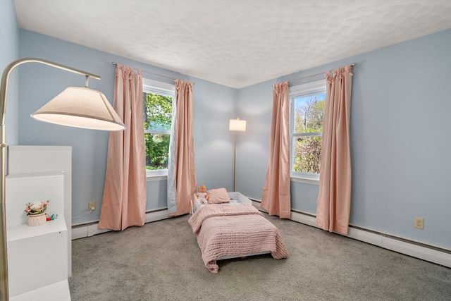 14 Davis Rd, Auburn, MA 01501