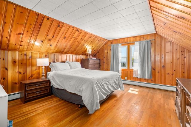 14 Davis Rd, Auburn, MA 01501