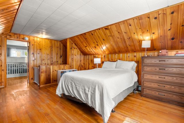 14 Davis Rd, Auburn, MA 01501