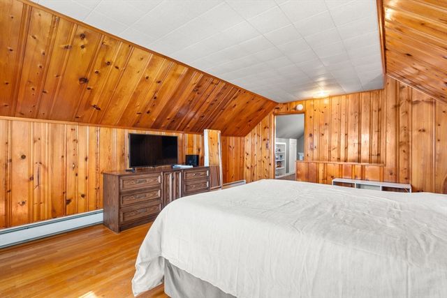 14 Davis Rd, Auburn, MA 01501