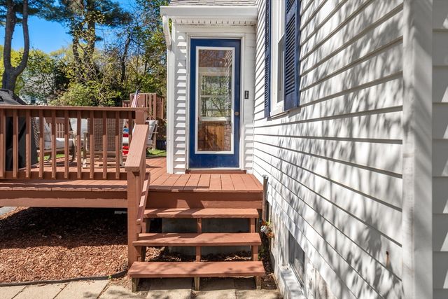 14 Davis Rd, Auburn, MA 01501