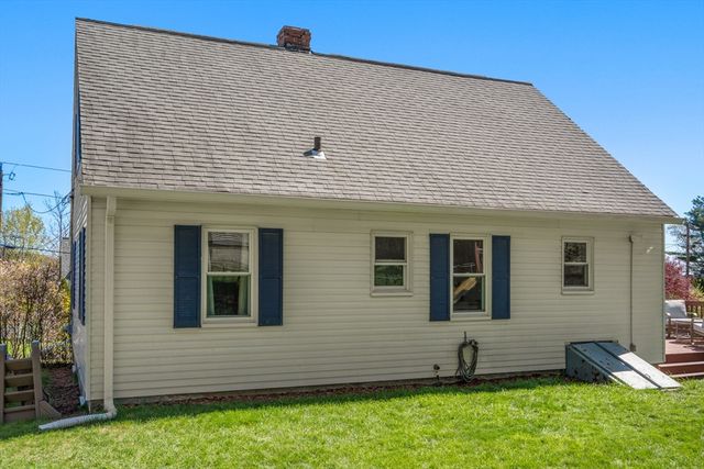 14 Davis Rd, Auburn, MA 01501